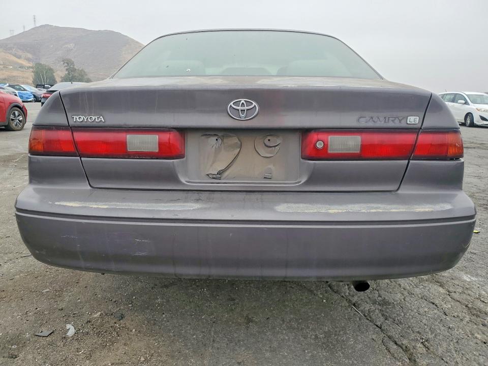 1998 Toyota Camry მანქანა იყიდება აუქციონზე, vin: JT2BG22KXW0241810, აუქციონის ნომერი: 55525356