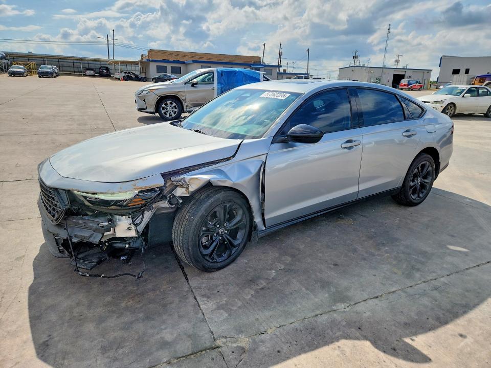 Продажа на аукционе авто 2025 Honda Accord, vin: 1HGCY1F41SA026742, номер лота: 57262326