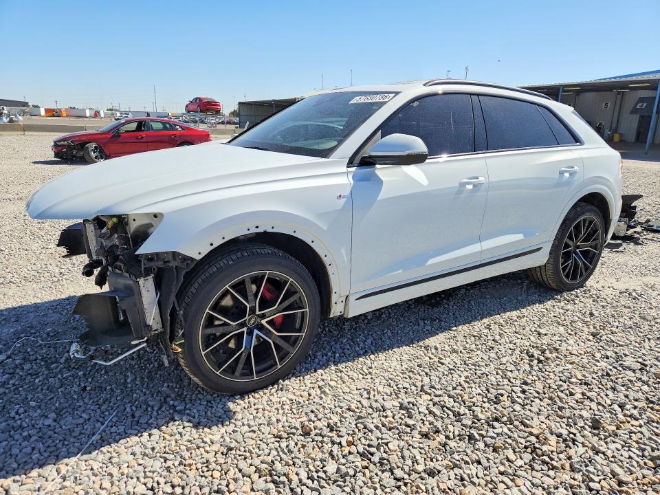 57680786 :رقم المزاد ، WA1EVAF10MD029102 vin ، 2021 Audi Q8 مزاد بيع