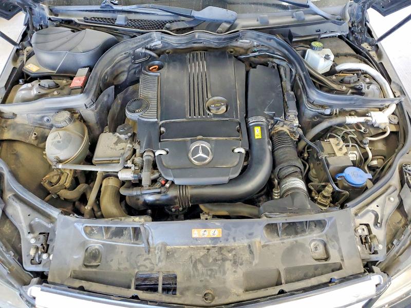 2013 Mercedes-benz C მანქანა იყიდება აუქციონზე, vin: WDDGF4HB9DA774683, აუქციონის ნომერი: 55756846