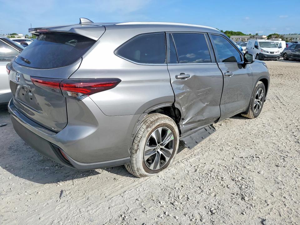 Продажа на аукционе авто 2025 Toyota Highlander, vin: 5TDKDRAH1SS558204, номер лота: 56526946