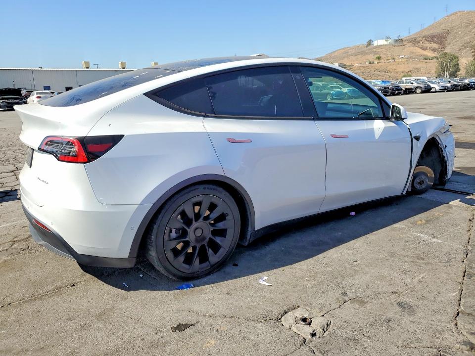 Продажа на аукционе авто 2021 Tesla Model Y, vin: 5YJYGDEE9MF102236, номер лота: 57260216