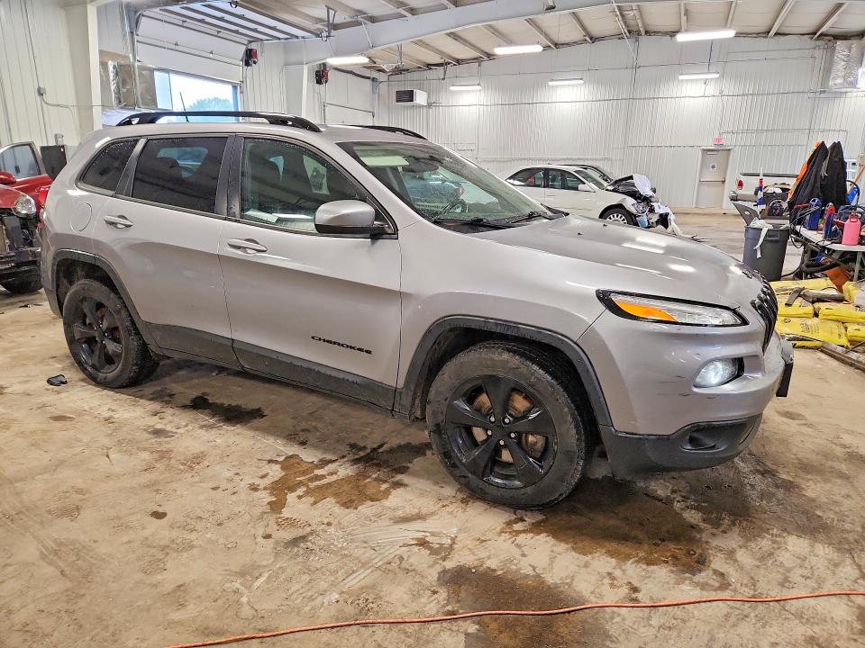 57779666 :رقم المزاد ، 1C4PJMCX4JD576082 vin ، 2018 Jeep Cherokee مزاد بيع