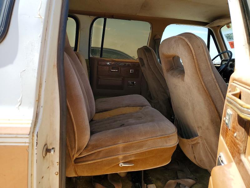 1988 Chevrolet Suburban მანქანა იყიდება აუქციონზე, vin: 1GCER16K4JF116701, აუქციონის ნომერი: 58953516