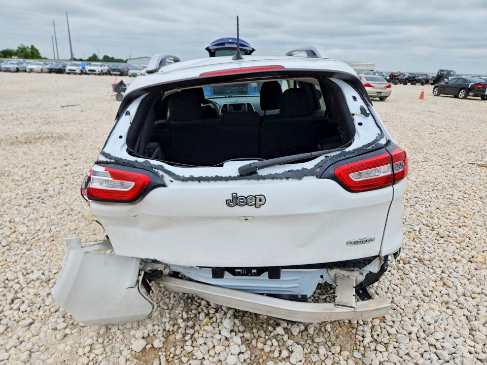 55703776 :رقم المزاد ، 1C4PJLCB3JD574404 vin ، 2018 Jeep Cherokee مزاد بيع