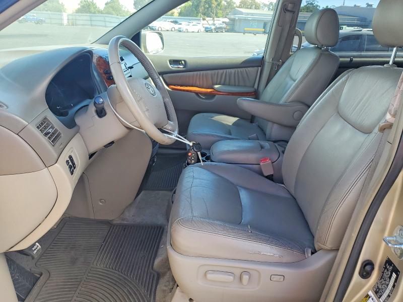 58982956 :رقم المزاد ، 5TDBA22C36S070073 vin ، 2006 Toyota Sienna مزاد بيع