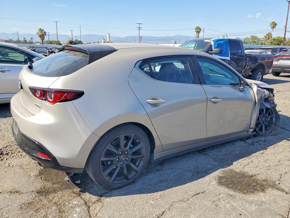57497686 :رقم المزاد ، JM1BPAKM1S1752832 vin ، 2025 Mazda 3 مزاد بيع