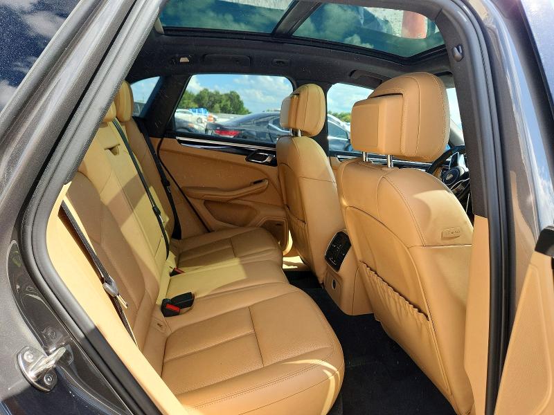 57034036 :رقم المزاد ، WP1AB2A51JLB31506 vin ، 2018 Porsche Macan مزاد بيع