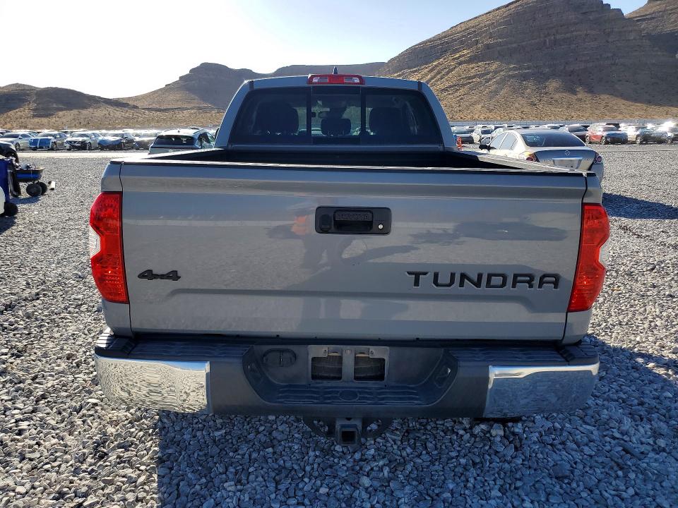 55536526 :رقم المزاد ، 5TFUY5F1XLX872401 vin ، 2020 Toyota Tundra مزاد بيع
