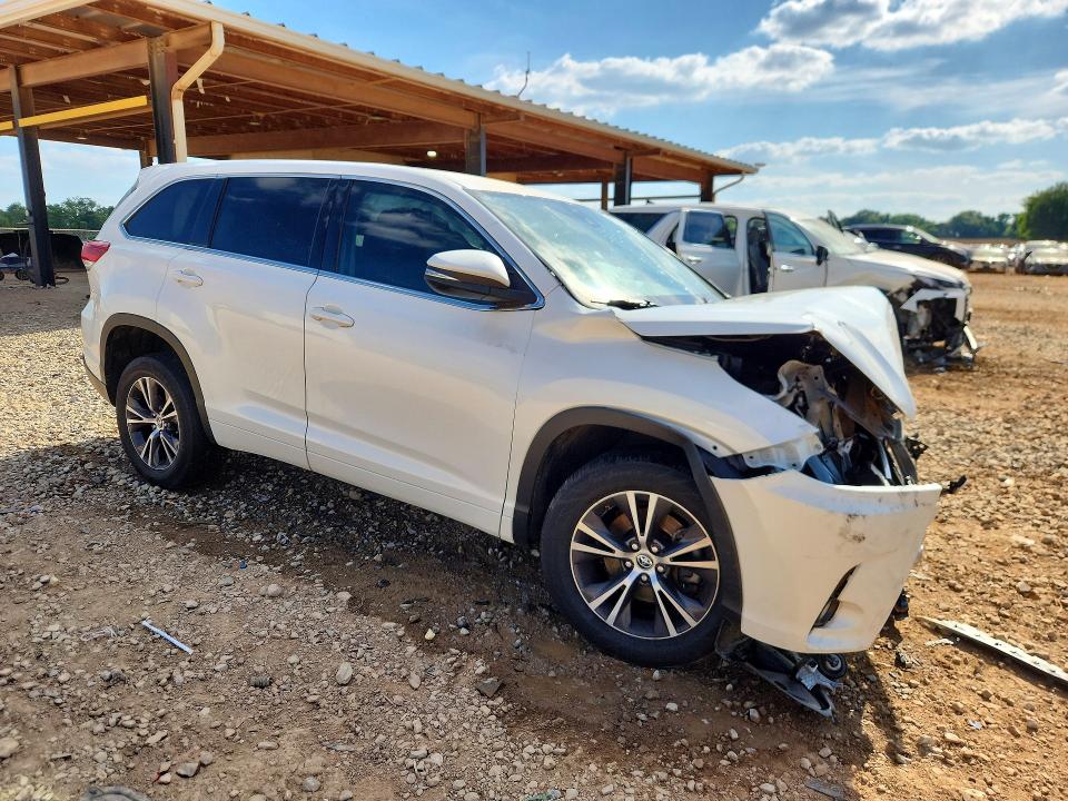 56272496 :رقم المزاد ، 5TDZZRFH1JS248951 vin ، 2018 Toyota Highlander مزاد بيع