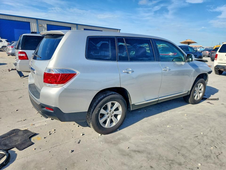 57176556 :رقم المزاد ، 5TDZK3EH9DS108797 vin ، 2013 Toyota Highlander مزاد بيع
