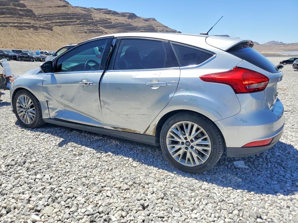 56718506 :رقم المزاد ، 1FADP3N26FL385957 vin ، 2015 Ford Focus مزاد بيع