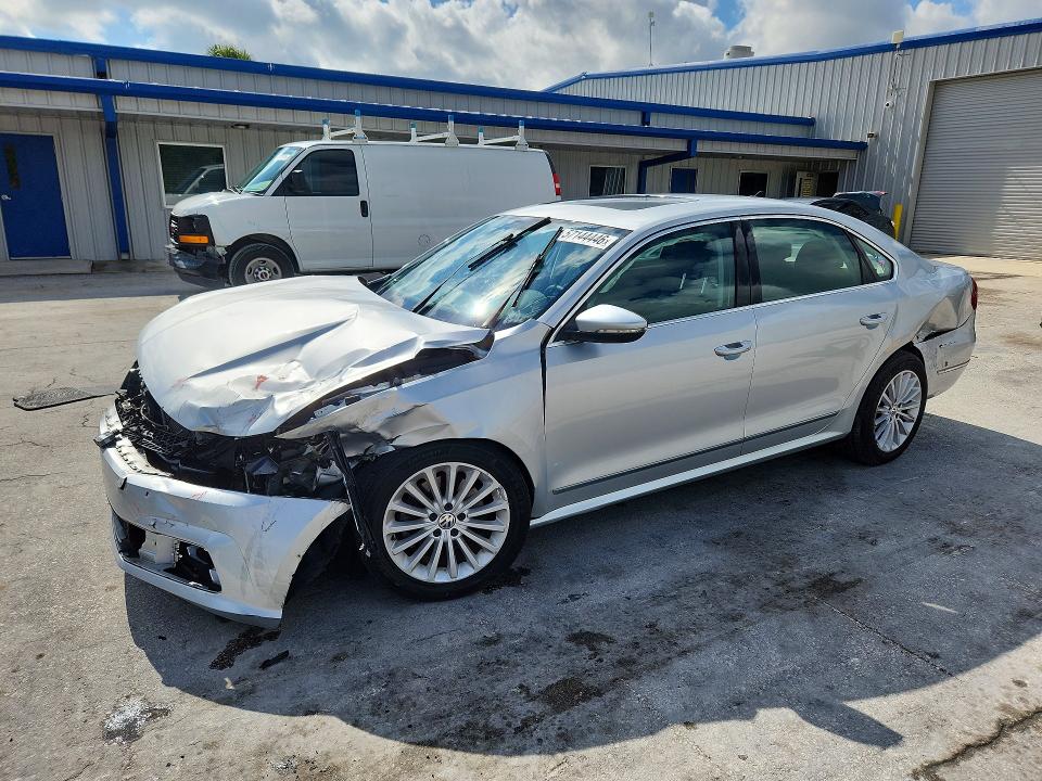 Продаж на аукціоні авто 2017 Volkswagen Passat, vin: 1VWBT7A30HC072874, номер лоту: 57144446