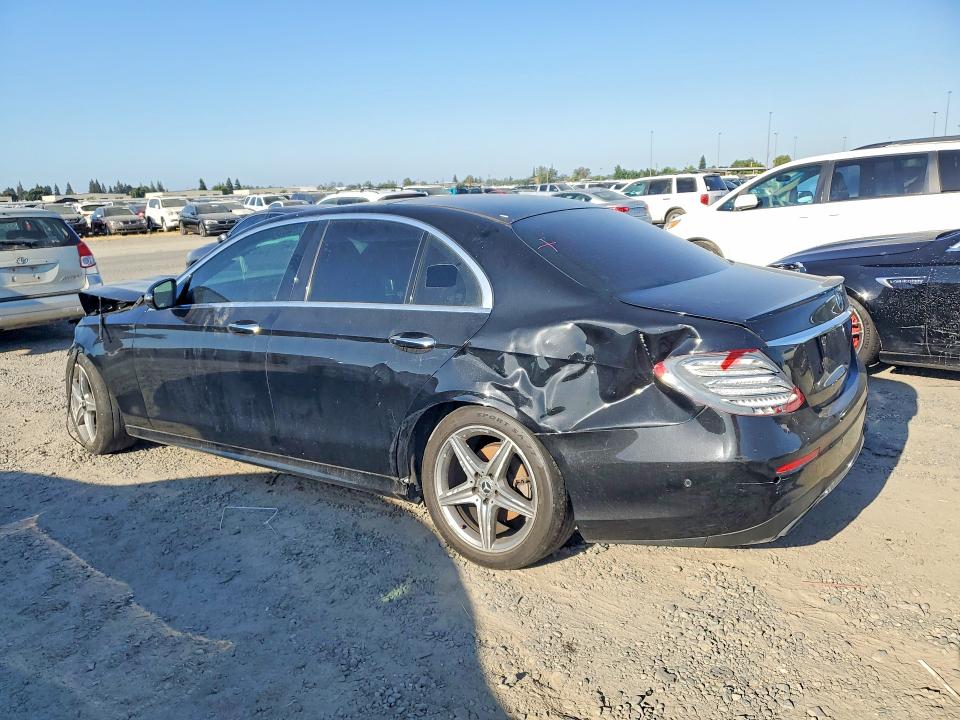 58378216 :رقم المزاد ، WDDZF4KB8JA403995 vin ، 2018 Mercedes-benz E مزاد بيع