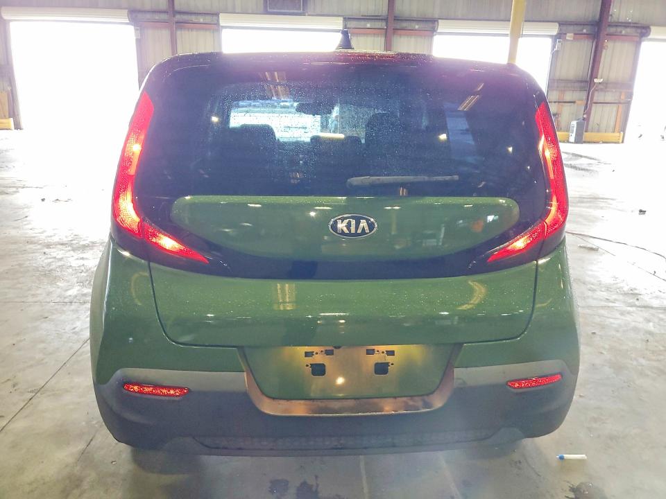 2021 Kia Soul მანქანა იყიდება აუქციონზე, vin: KNDJ33AU8M7140065, აუქციონის ნომერი: 56698026