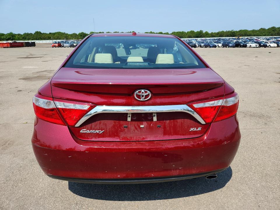 57847476 :رقم المزاد ، 4T1BF1FK6HU637061 vin ، 2017 Toyota Camry مزاد بيع