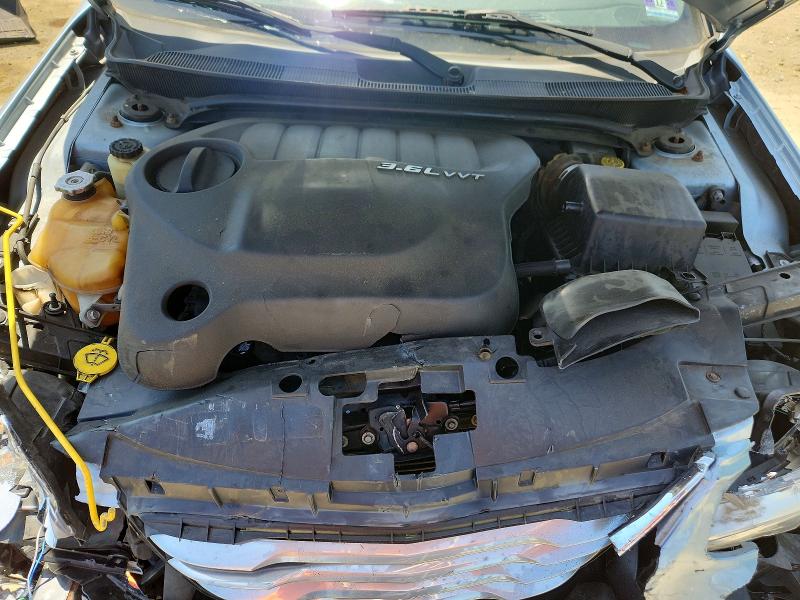 55943516 :رقم المزاد ، 1C3CCBCG1DN570661 vin ، 2013 Chrysler 200 مزاد بيع