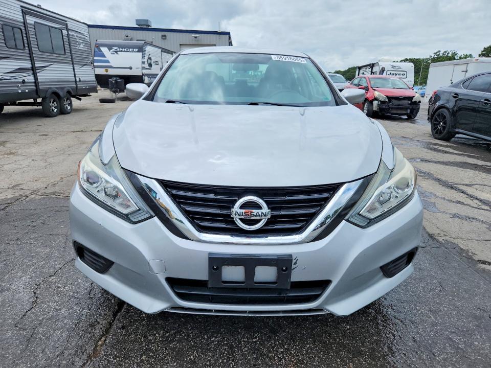 2017 Nissan Altima მანქანა იყიდება აუქციონზე, vin: 1N4AL3AP2HN343597, აუქციონის ნომერი: 55916066