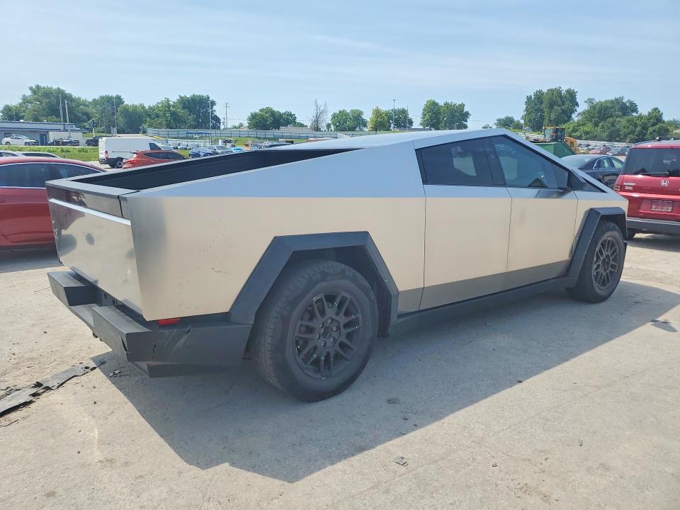 57491176 :رقم المزاد ، 7G2CEHED0SA072551 vin ، 2025 Tesla Cybertruck مزاد بيع