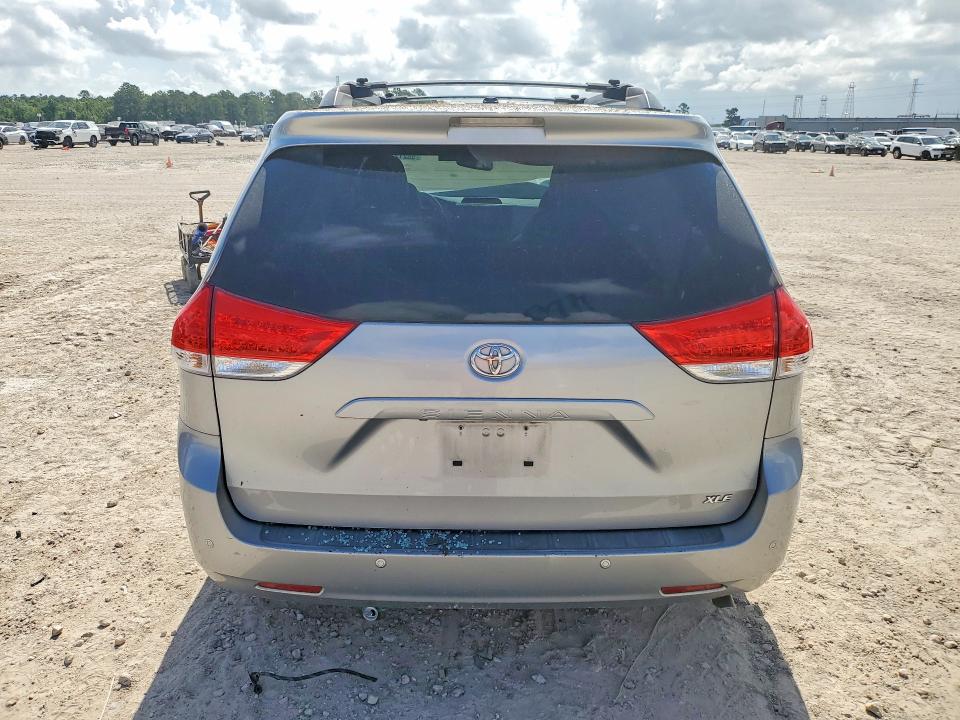 Продаж на аукціоні авто 2014 Toyota Sienna, vin: 5TDYK3DC6ES451117, номер лоту: 55212786