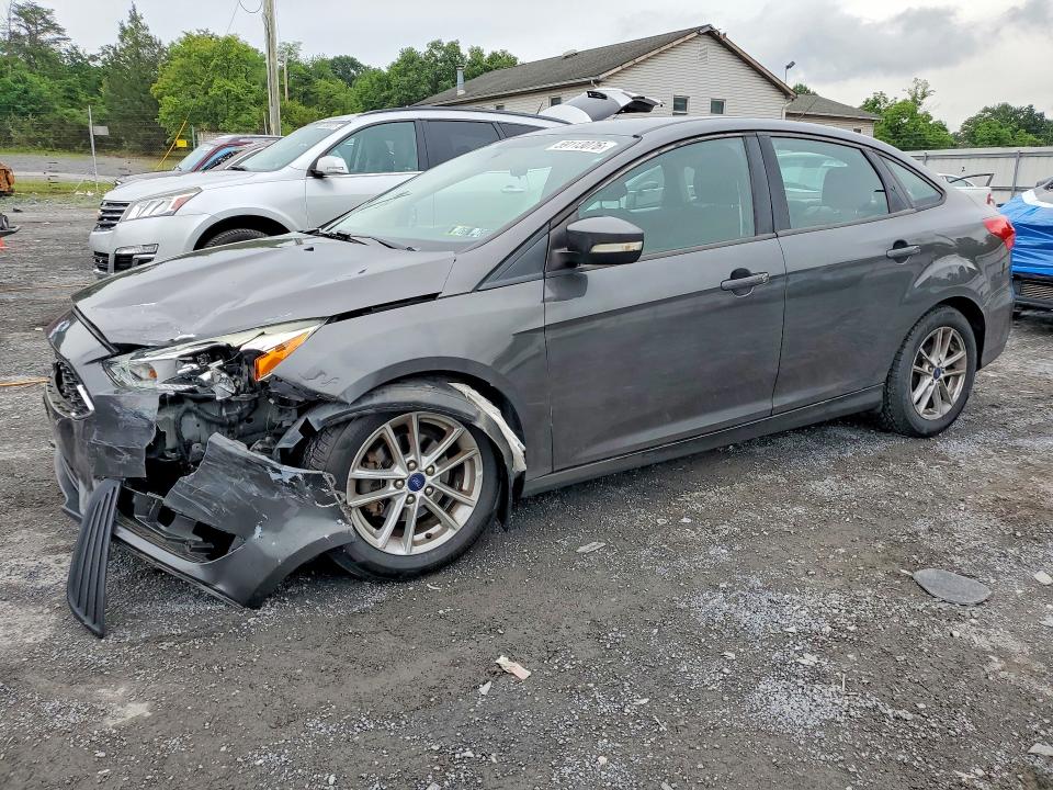 59113076 :رقم المزاد ، 1FADP3F2XFL229452 vin ، 2015 Ford Focus مزاد بيع