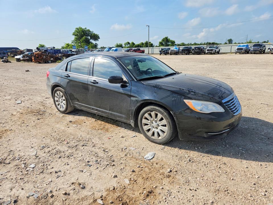 55876166 :رقم المزاد ، 1C3BC4FB6BN618563 vin ، 2011 Chrysler 200 مزاد بيع