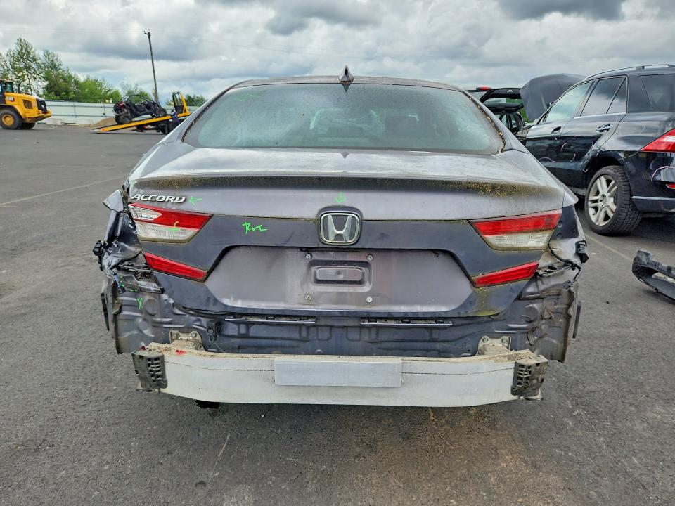 59089066 :رقم المزاد ، 1HGCV1F18JA031210 vin ، 2018 Honda Accord مزاد بيع