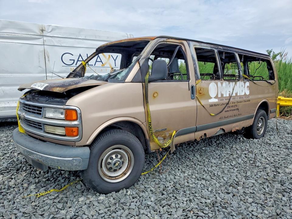 58211976 :رقم المزاد ، 1GAHG39RX11173966 vin ، 2001 Chevrolet Express G3500 مزاد بيع