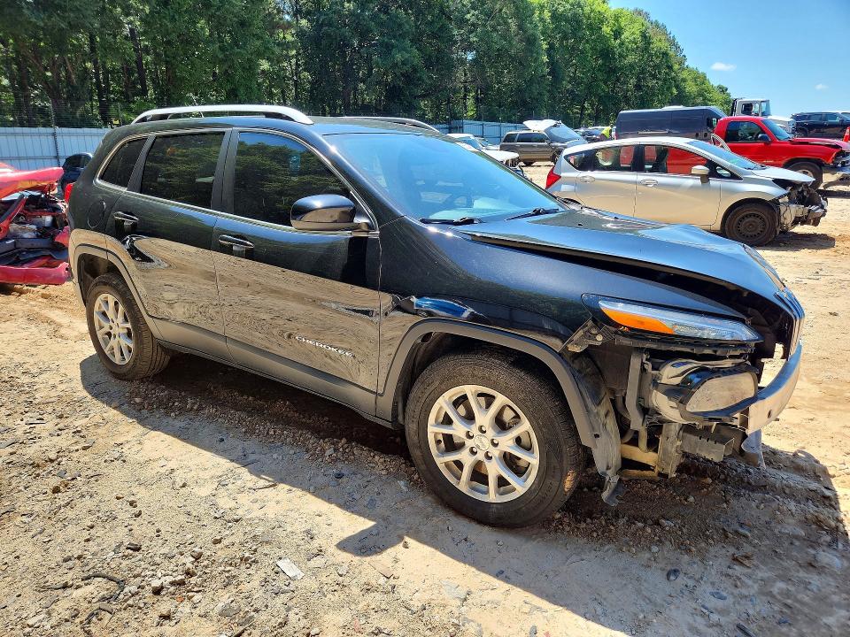 56046086 :رقم المزاد ، 1C4PJMCB1JD564248 vin ، 2018 Jeep Cherokee مزاد بيع