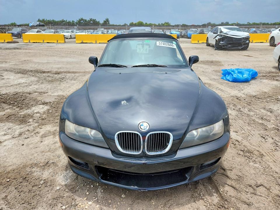 57402666 :رقم المزاد ، 4USCH3344YLF71567 vin ، 2000 Bmw Z3 مزاد بيع