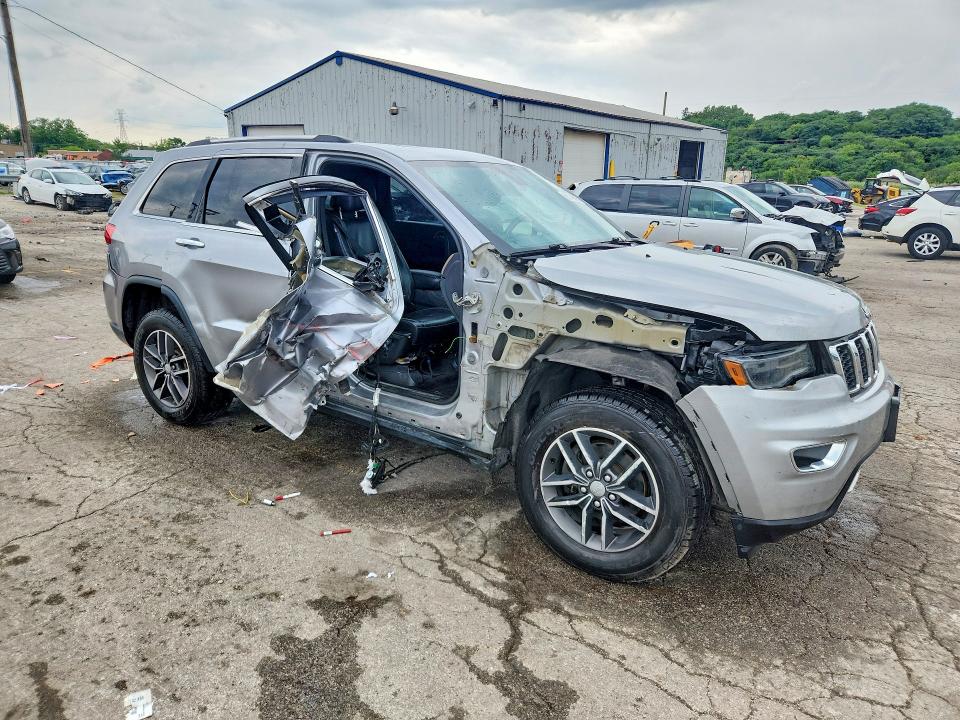 58742016 :رقم المزاد ، 1C4RJFBGXHC828486 vin ، 2017 Jeep Grand Cherokee مزاد بيع