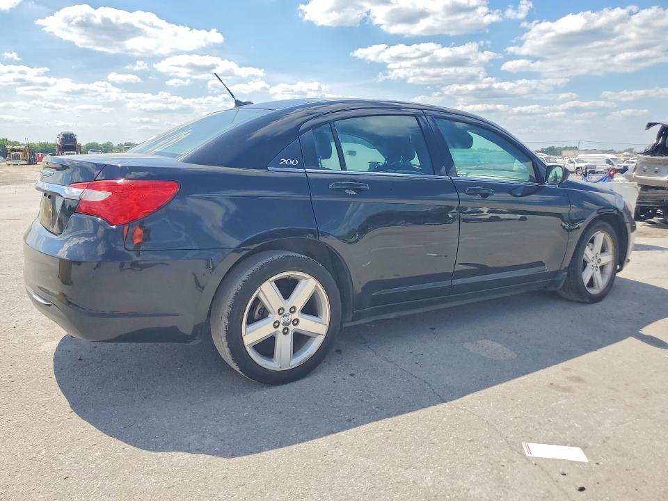 56074106 :رقم المزاد ، 1C3CCBAB6EN122957 vin ، 2014 Chrysler 200 مزاد بيع