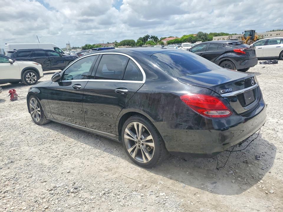 56703886 :رقم المزاد ، 55SWF4JB4HU229793 vin ، 2017 Mercedes-benz C مزاد بيع
