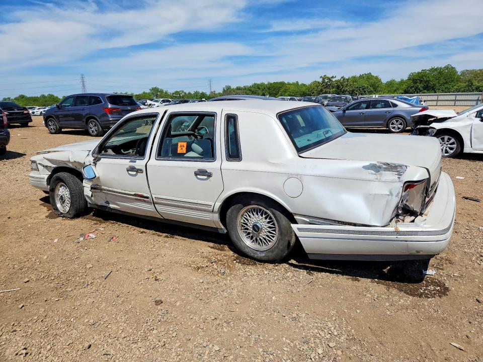 1997 Lincoln Town Car მანქანა იყიდება აუქციონზე, vin: 1LNLM82W1VY633645, აუქციონის ნომერი: 56130336