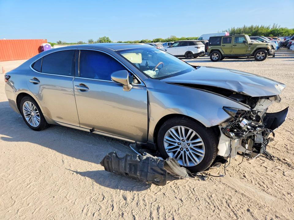 57615376 :رقم المزاد ، 58ABK1GG8HU072598 vin ، 2017 Lexus Es مزاد بيع