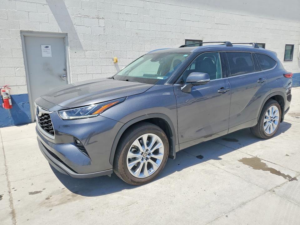 Продажа на аукционе авто 2021 Toyota Highlander, vin: 5TDDZRBH2MS526826, номер лота: 59007126