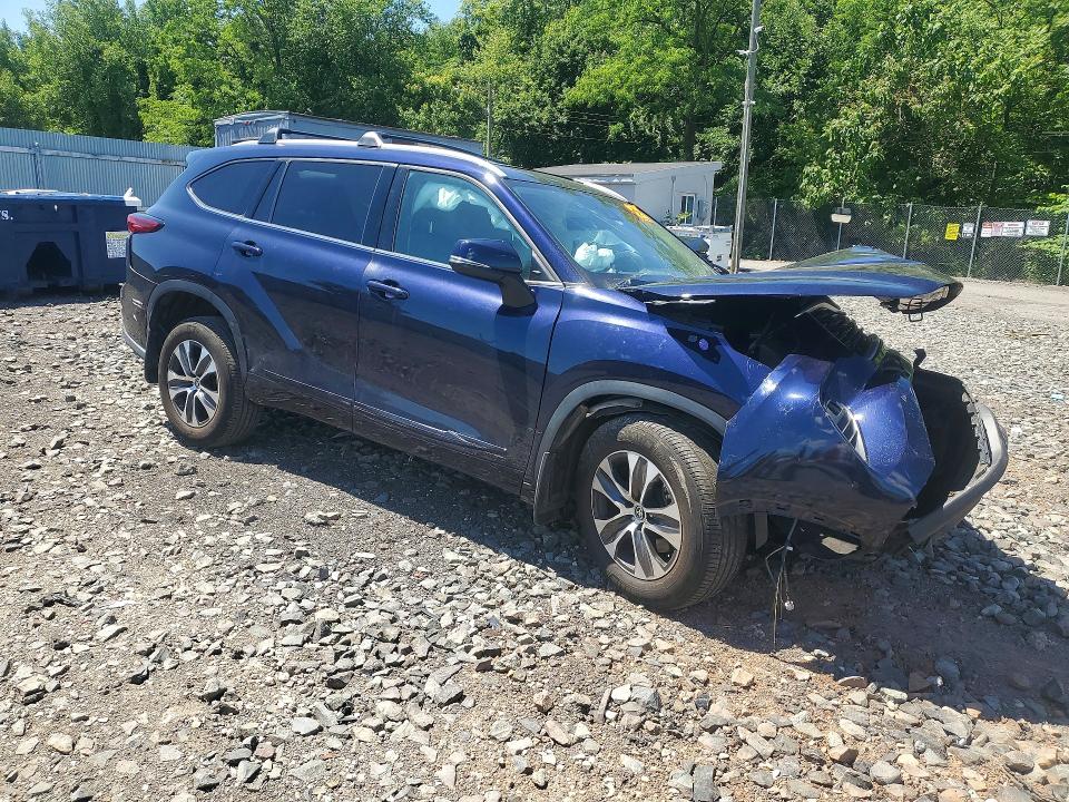 2022 Toyota Highlander მანქანა იყიდება აუქციონზე, vin: 5TDGZRBH5NS228138, აუქციონის ნომერი: 56893646