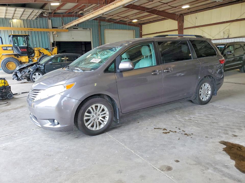 58396506 :رقم المزاد ، 5TDYZ3DC1HS853031 vin ، 2017 Toyota Sienna مزاد بيع