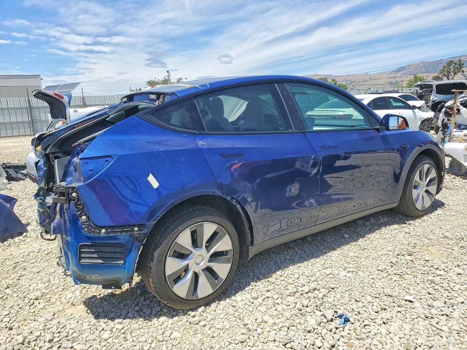 56671236 :رقم المزاد ، 7SAYGDEE0NF312440 vin ، 2022 Tesla Model Y مزاد بيع