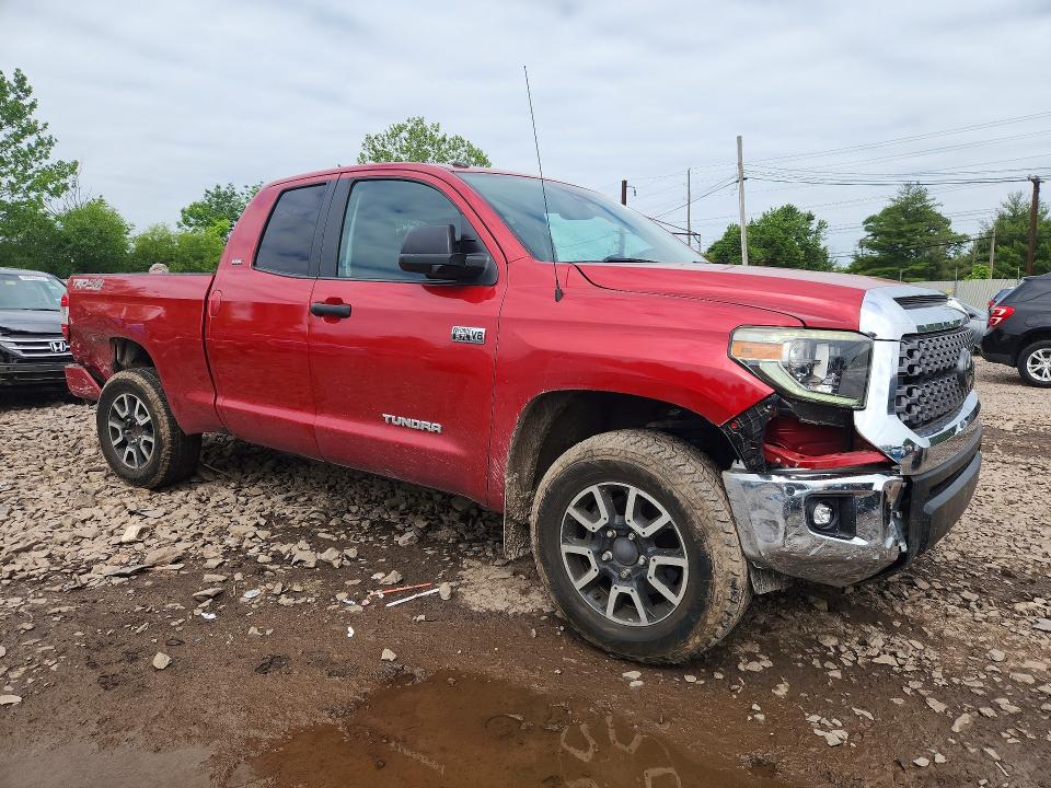 56686046 :رقم المزاد ، 5TFUY5F19JX775669 vin ، 2018 Toyota Tundra مزاد بيع