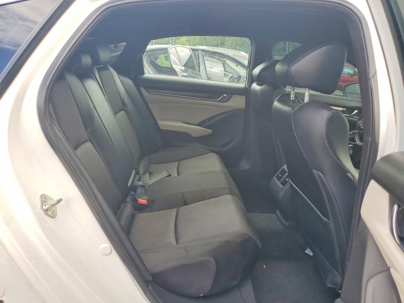 57203656 :رقم المزاد ، 1HGCV1F35JA085470 vin ، 2018 Honda Accord مزاد بيع