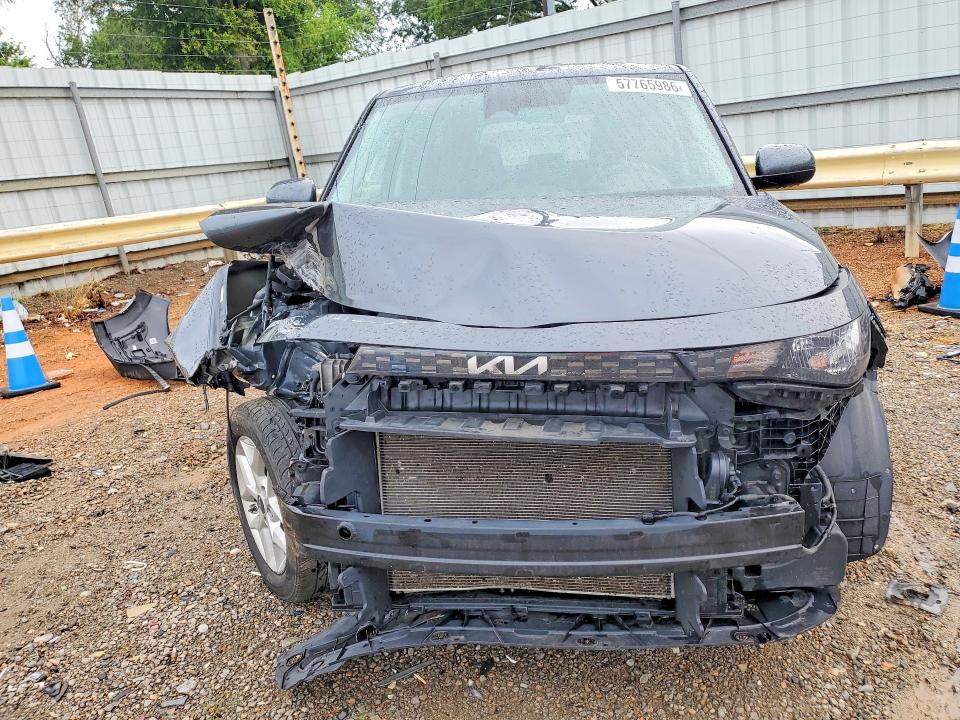 2023 Kia Soul მანქანა იყიდება აუქციონზე, vin: KNDJ23AU5P7882561, აუქციონის ნომერი: 57765986