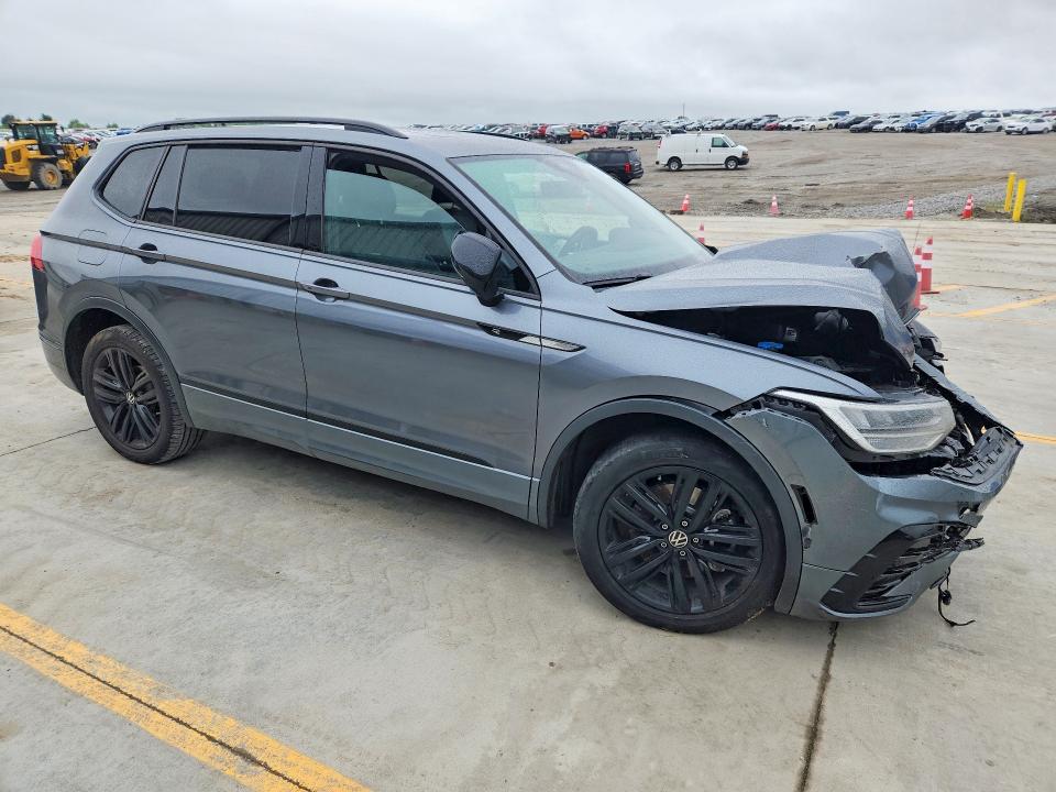 58411326 :رقم المزاد ، 3VVCB7AX9NM064555 vin ، 2022 Volkswagen Tiguan مزاد بيع