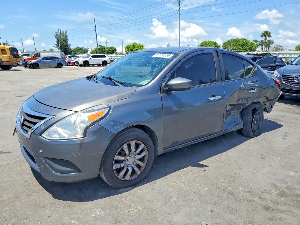 57828836 :رقم المزاد ، 3N1CN7AP3JL885286 vin ، 2018 Nissan Versa مزاد بيع