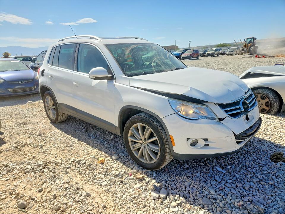 56157396 :رقم المزاد ، WVGAV7AX3BW521493 vin ، 2011 Volkswagen Tiguan مزاد بيع