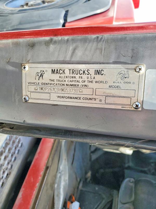 54810646 :رقم المزاد ، 1M2P267C9YM053730 vin ، 2000 Mack Rd600 مزاد بيع