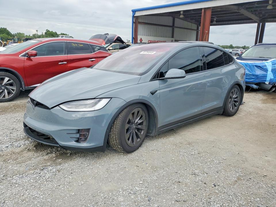 55784646 :رقم المزاد ، 5YJXCDE26JF139382 vin ، 2018 Tesla Model X مزاد بيع