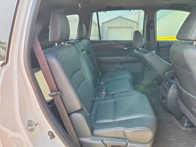 53060576 :رقم المزاد ، 5FNYF8H04LB011190 vin ، 2020 Honda Passport مزاد بيع