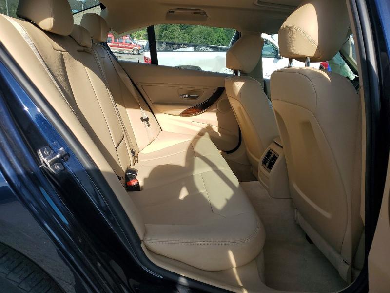 57291616 :رقم المزاد ، WBA3B1G50FNT03285 vin ، 2015 Bmw 320 مزاد بيع