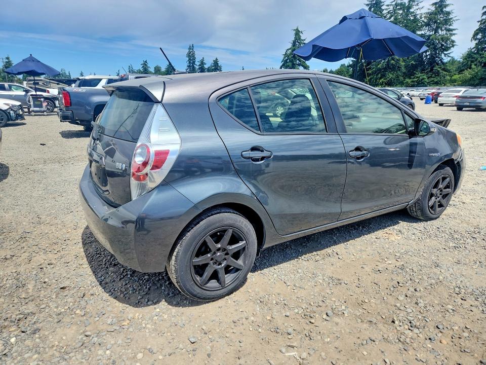 57649226 :رقم المزاد ، JTDKDTB38D1054524 vin ، 2013 Toyota Prius C مزاد بيع